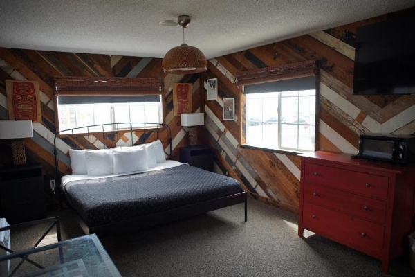 Huntington Surf Inn image 12