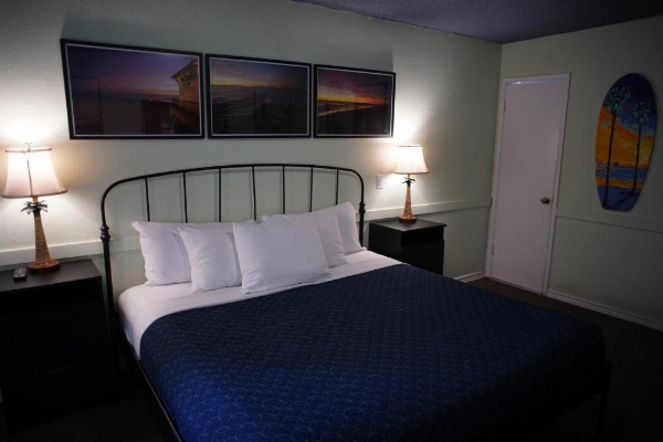 Huntington Surf Inn image 9